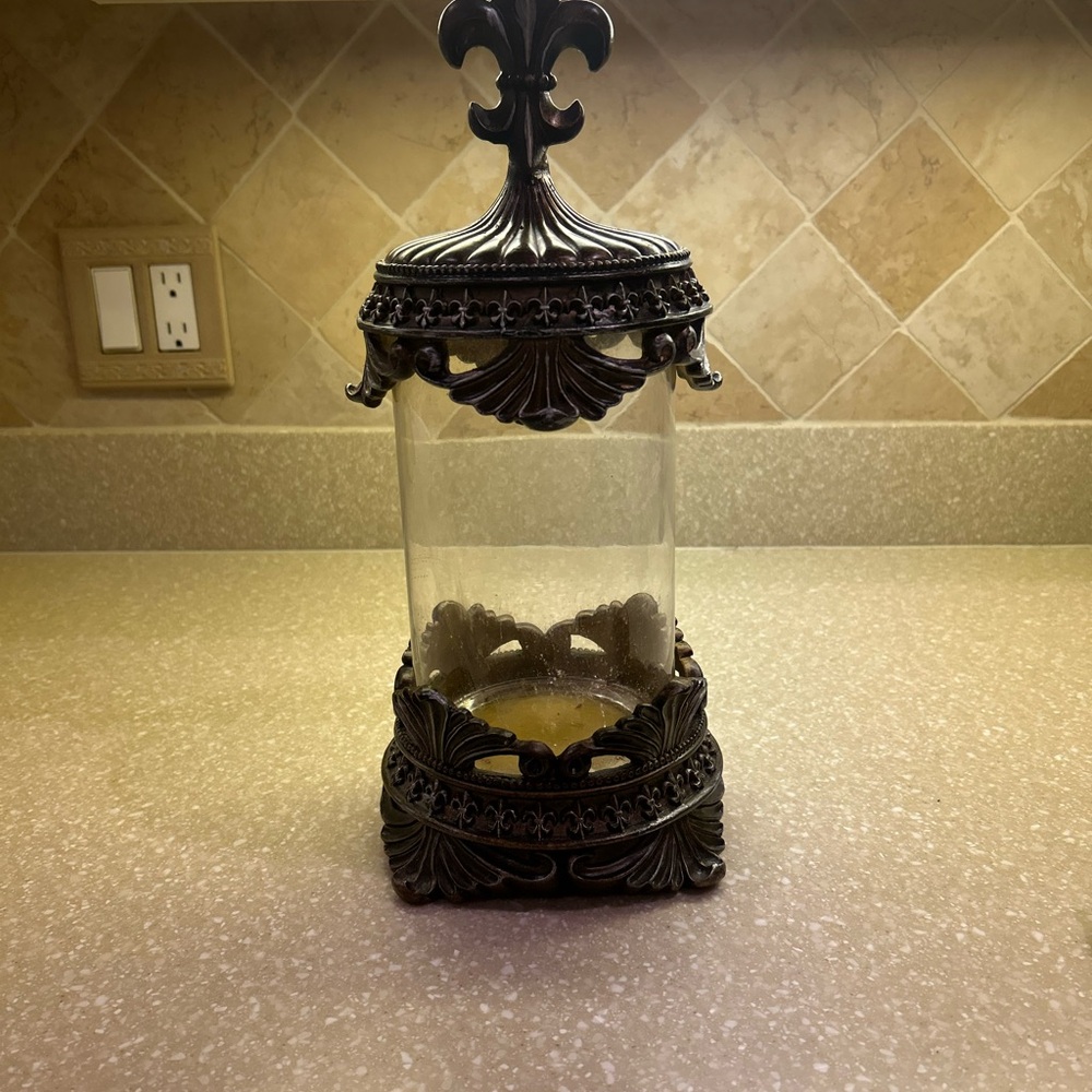 Elegant Decorative Jar